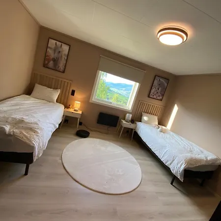 Feriehus Fjord & Mountain View House