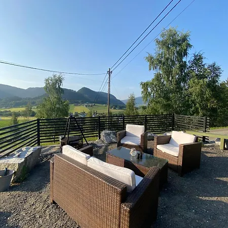 Feriehus Fjord & Mountain View House