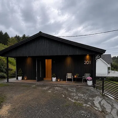 Fjord & Mountain View House Feriehus Eidsbygda